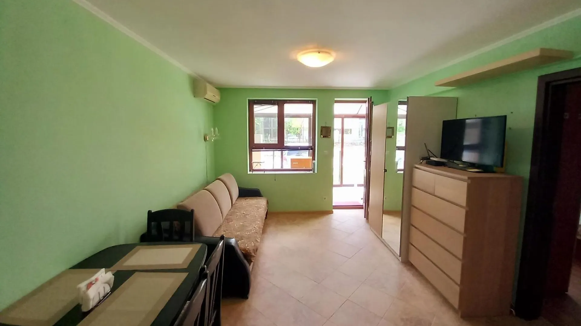 Lovely Nest With Glass Veranda Varna Apartment