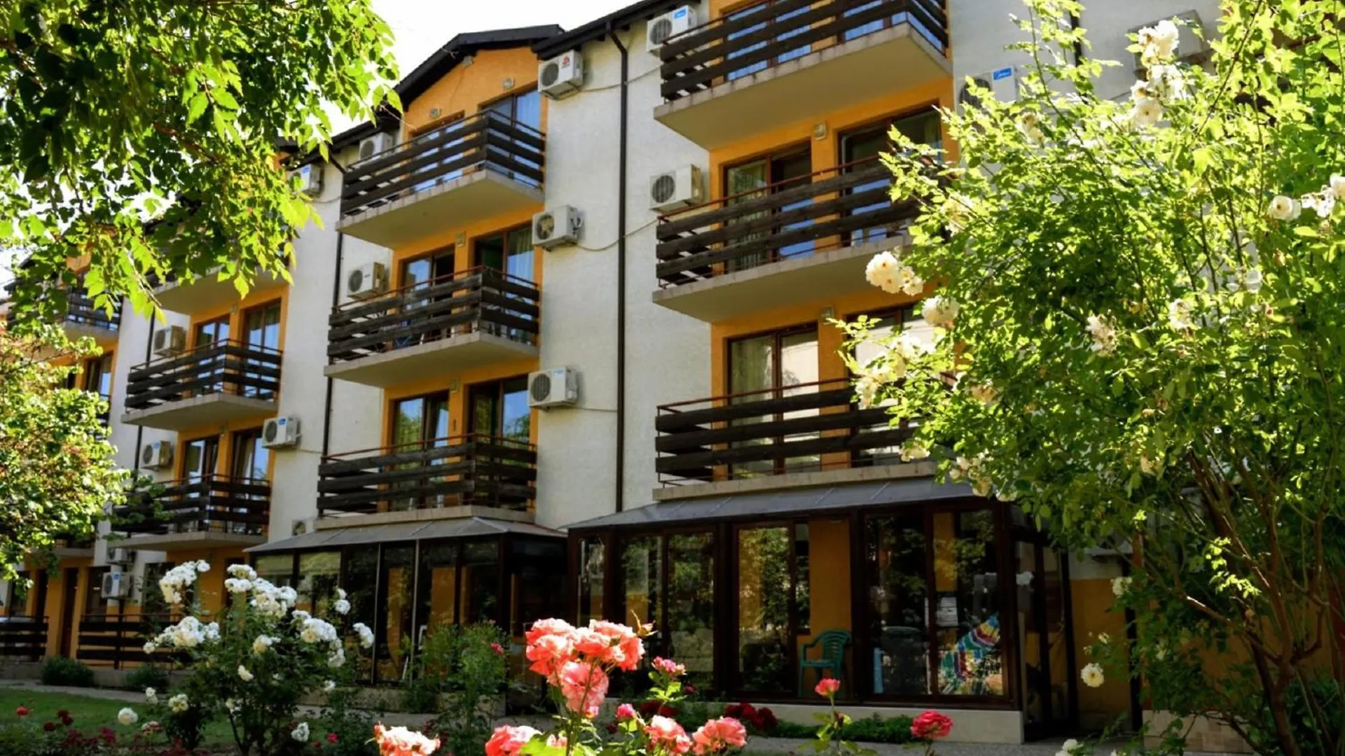 Lovely Nest With Glass Veranda Varna